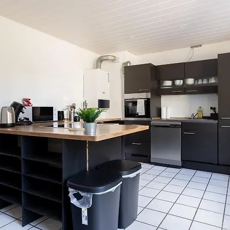 Budgetroom 2 Schlafzimmer Mit Terasse