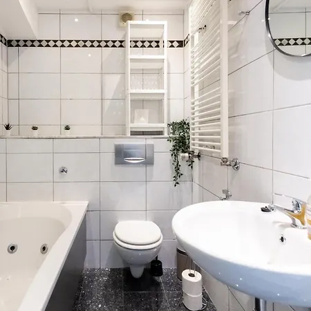 Budgetroom 2 Schlafzimmer Mit Terasse 아파트
